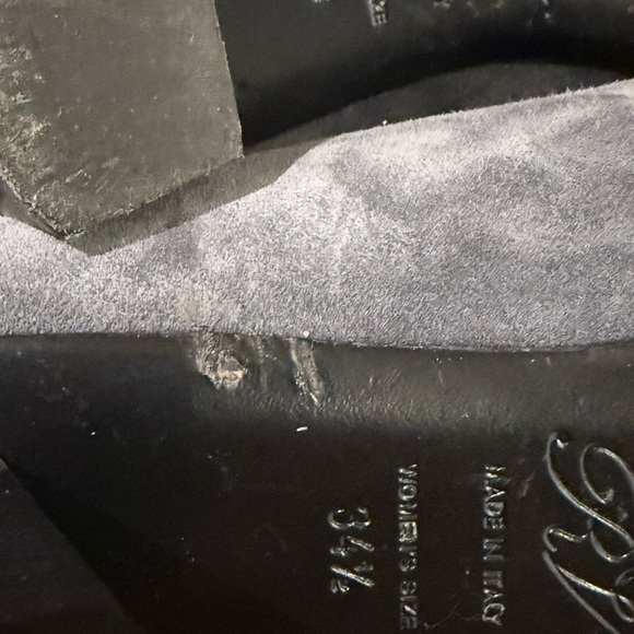 Roger Vivier Belle Pumps in Grey Suede - Picture 9 of 11